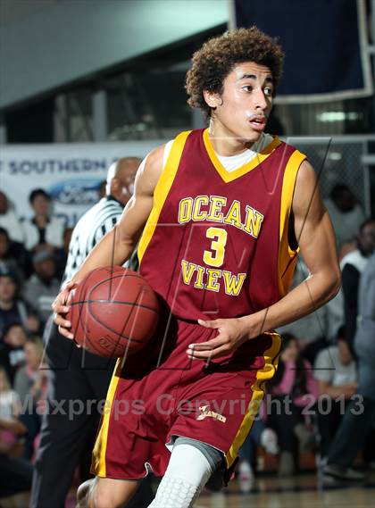 Thumbnail 2 in Ocean View vs. St. John Bosco (CIF SS 3A  Semifinals) photogallery.