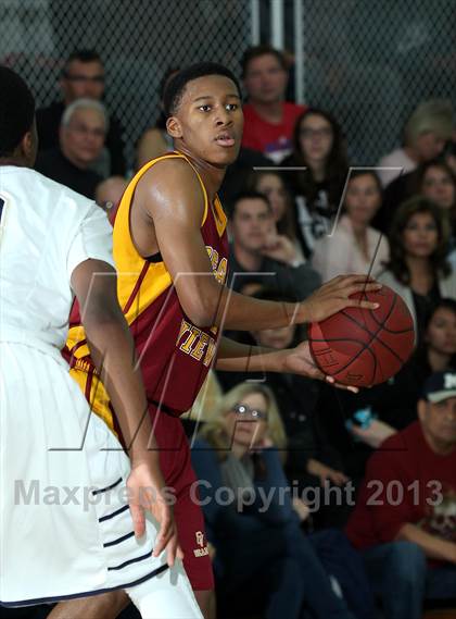 Thumbnail 3 in Ocean View vs. St. John Bosco (CIF SS 3A  Semifinals) photogallery.