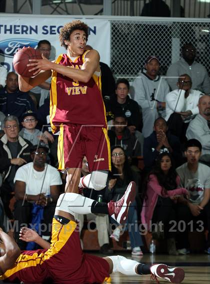 Thumbnail 1 in Ocean View vs. St. John Bosco (CIF SS 3A  Semifinals) photogallery.