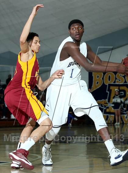 Thumbnail 3 in Ocean View vs. St. John Bosco (CIF SS 3A  Semifinals) photogallery.
