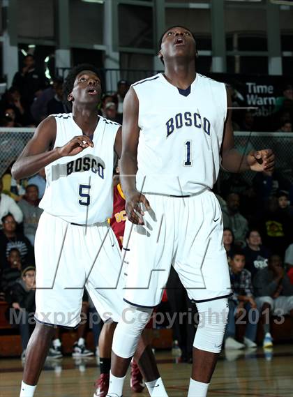 Thumbnail 2 in Ocean View vs. St. John Bosco (CIF SS 3A  Semifinals) photogallery.