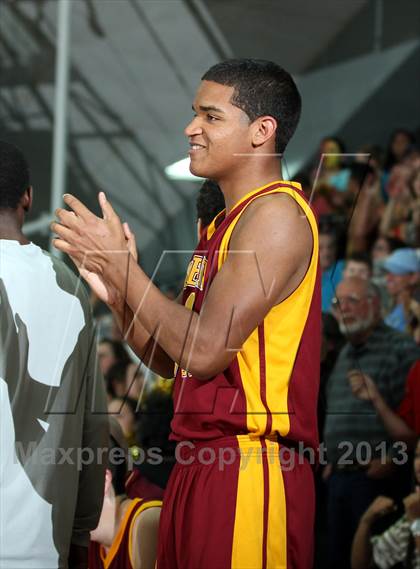 Thumbnail 2 in Ocean View vs. St. John Bosco (CIF SS 3A  Semifinals) photogallery.