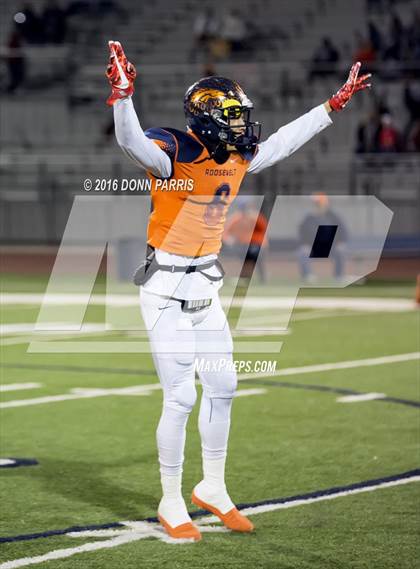 Thumbnail 2 in Calabasas vs. Roosevelt (CIF SS Division 5 Semifinal Playoff) photogallery.
