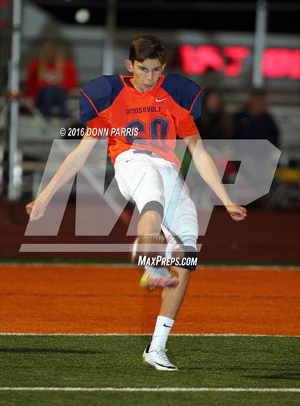 Thumbnail 2 in Calabasas vs. Roosevelt (CIF SS Division 5 Semifinal Playoff) photogallery.