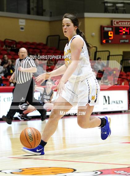 Thumbnail 3 in Marion vs. Carbondale (IHSA 3A Regional Quarterfinal) photogallery.