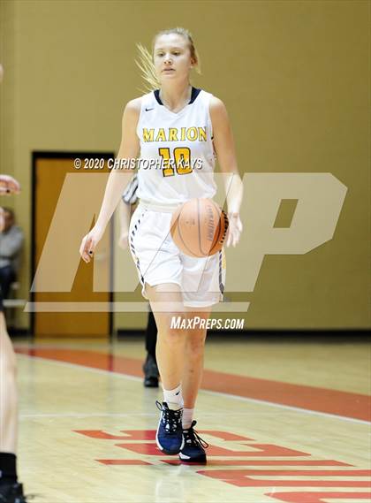 Thumbnail 1 in Marion vs. Carbondale (IHSA 3A Regional Quarterfinal) photogallery.