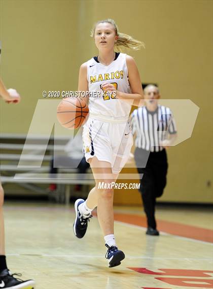 Thumbnail 3 in Marion vs. Carbondale (IHSA 3A Regional Quarterfinal) photogallery.