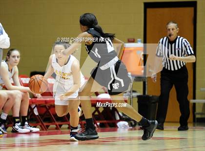 Thumbnail 3 in Marion vs. Carbondale (IHSA 3A Regional Quarterfinal) photogallery.