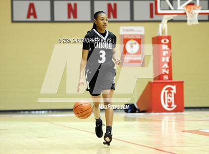 Thumbnail 1 in Marion vs. Carbondale (IHSA 3A Regional Quarterfinal) photogallery.