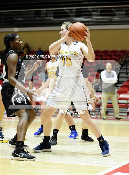 Thumbnail 2 in Marion vs. Carbondale (IHSA 3A Regional Quarterfinal) photogallery.