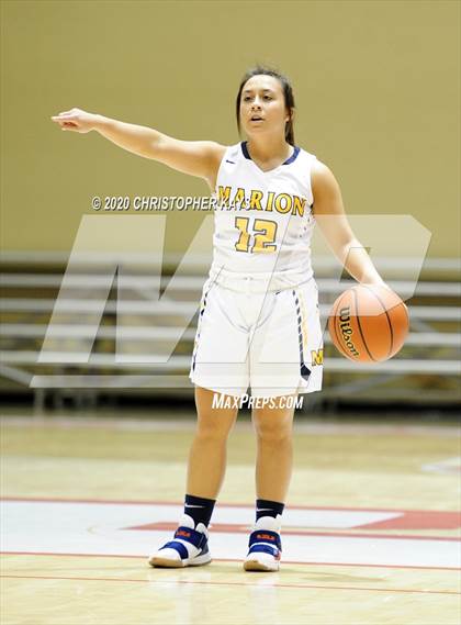 Thumbnail 2 in Marion vs. Carbondale (IHSA 3A Regional Quarterfinal) photogallery.