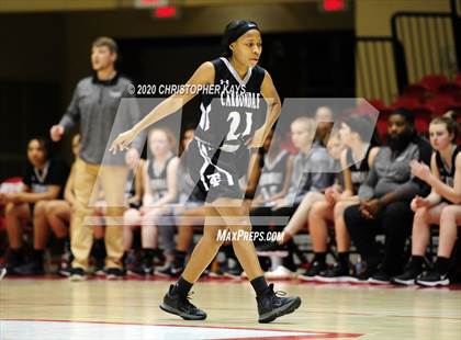 Thumbnail 1 in Marion vs. Carbondale (IHSA 3A Regional Quarterfinal) photogallery.