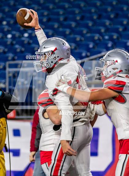 Thumbnail 2 in Wakefield Memorial vs Milton (MIAA Division 3 State Final) photogallery.