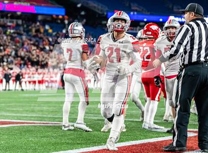 Thumbnail 3 in Wakefield Memorial vs Milton (MIAA Division 3 State Final) photogallery.