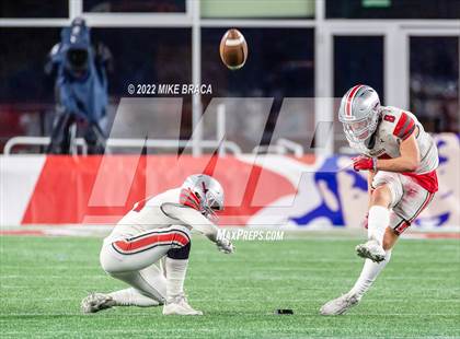 Thumbnail 2 in Wakefield Memorial vs Milton (MIAA Division 3 State Final) photogallery.