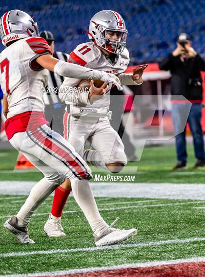 Thumbnail 2 in Wakefield Memorial vs Milton (MIAA Division 3 State Final) photogallery.