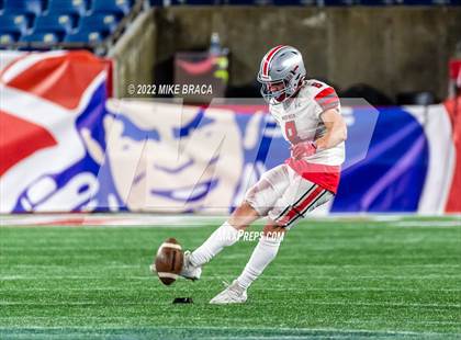 Thumbnail 3 in Wakefield Memorial vs Milton (MIAA Division 3 State Final) photogallery.
