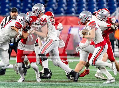 Thumbnail 3 in Wakefield Memorial vs Milton (MIAA Division 3 State Final) photogallery.