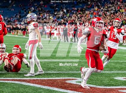 Thumbnail 2 in Wakefield Memorial vs Milton (MIAA Division 3 State Final) photogallery.