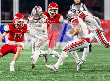 Thumbnail 2 in Wakefield Memorial vs Milton (MIAA Division 3 State Final) photogallery.