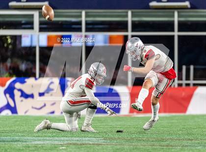 Thumbnail 1 in Wakefield Memorial vs Milton (MIAA Division 3 State Final) photogallery.