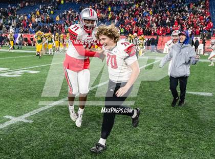 Thumbnail 3 in Wakefield Memorial vs Milton (MIAA Division 3 State Final) photogallery.