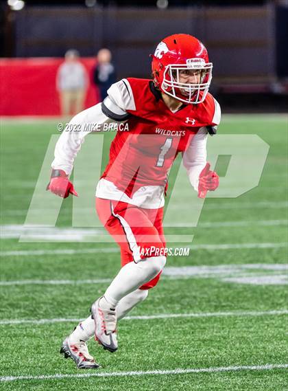Thumbnail 3 in Wakefield Memorial vs Milton (MIAA Division 3 State Final) photogallery.