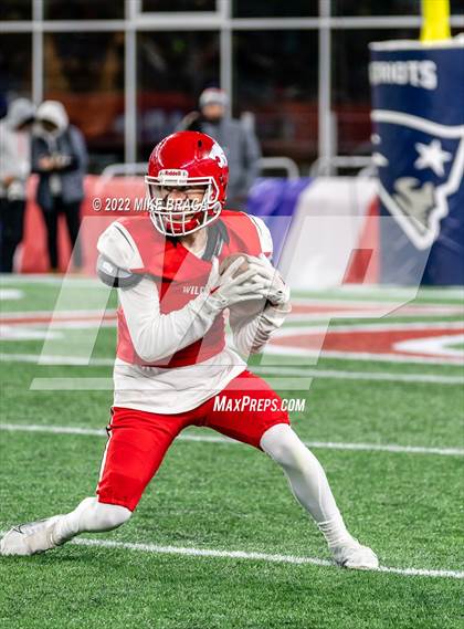 Thumbnail 2 in Wakefield Memorial vs Milton (MIAA Division 3 State Final) photogallery.