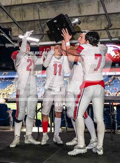 Thumbnail 3 in Wakefield Memorial vs Milton (MIAA Division 3 State Final) photogallery.