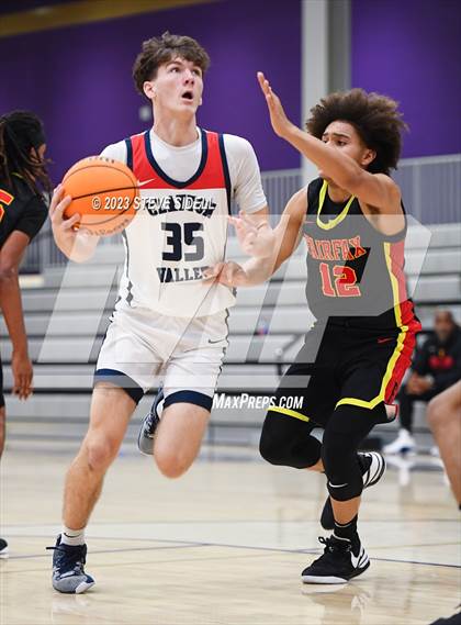 Thumbnail 3 in Clayton Valley Charter vs. Fairfax (The Holiday Classic) photogallery.