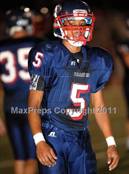 Thumbnail 3 in Pleasant Grove vs. Fairfield photogallery.