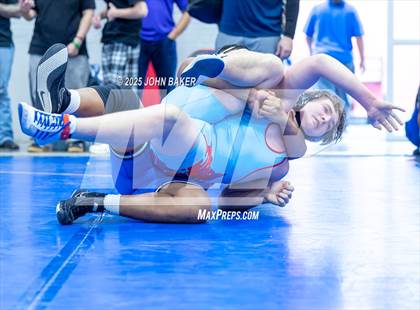Thumbnail 2 in Lovelock Mustangs Tournament (215lbs) photogallery.