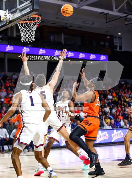 Thumbnail 1 in Patriot vs Hayfield (VHSL Class 6 State Final) photogallery.