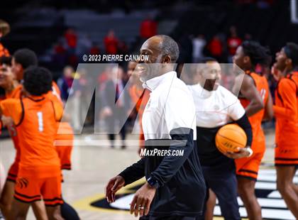 Thumbnail 1 in Patriot vs Hayfield (VHSL Class 6 State Final) photogallery.