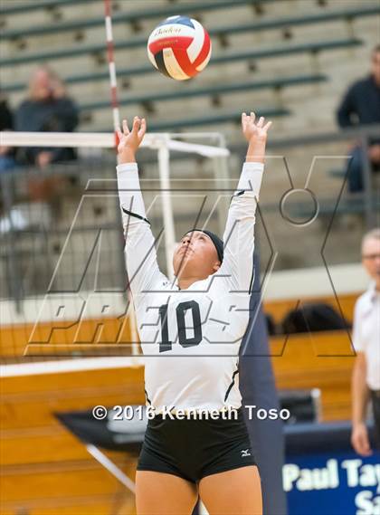 Thumbnail 3 in Brennan vs. Clark photogallery.
