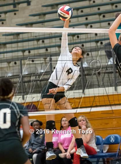 Thumbnail 2 in Brennan vs. Clark photogallery.