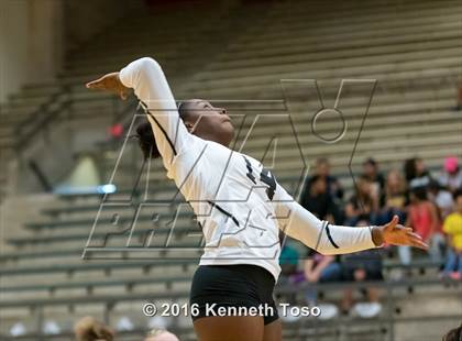 Thumbnail 1 in Brennan vs. Clark photogallery.
