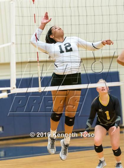 Thumbnail 2 in Brennan vs. Clark photogallery.