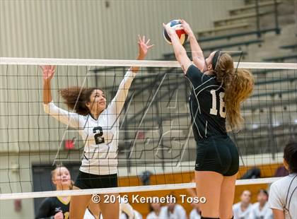 Thumbnail 3 in Brennan vs. Clark photogallery.