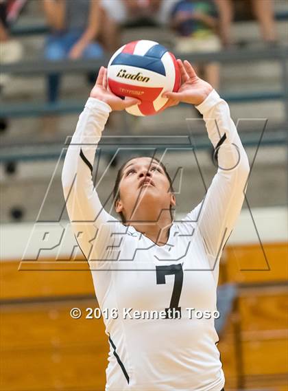 Thumbnail 3 in Brennan vs. Clark photogallery.