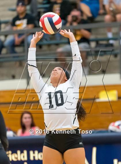 Thumbnail 1 in Brennan vs. Clark photogallery.