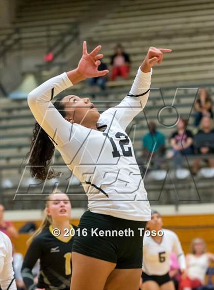Thumbnail 2 in Brennan vs. Clark photogallery.