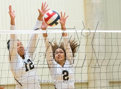 Thumbnail 3 in Brennan vs. Clark photogallery.
