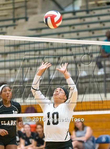 Thumbnail 3 in Brennan vs. Clark photogallery.