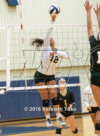 Thumbnail 3 in Brennan vs. Clark photogallery.