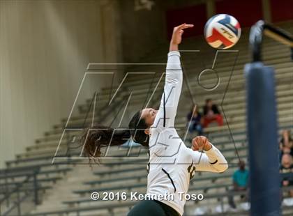 Thumbnail 3 in Brennan vs. Clark photogallery.