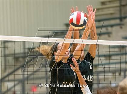 Thumbnail 2 in Brennan vs. Clark photogallery.
