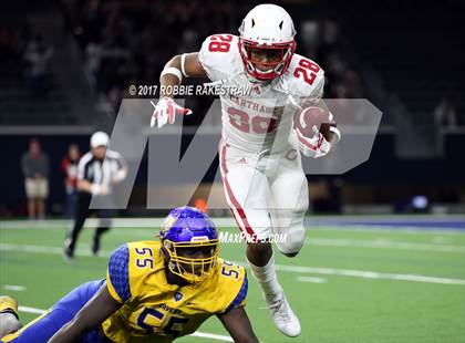 Thumbnail 2 in La Vega vs. Carthage (UIL 4A Division 1 Semifinal) photogallery.