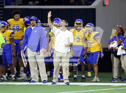Thumbnail 2 in La Vega vs. Carthage (UIL 4A Division 1 Semifinal) photogallery.