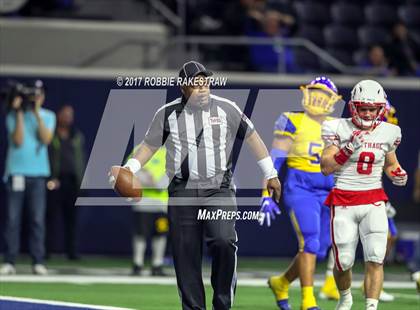 Thumbnail 3 in La Vega vs. Carthage (UIL 4A Division 1 Semifinal) photogallery.